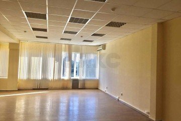 Фото №2: Офисное помещение 900 м² - Краснодар, мкр. Хлопчато-бумажный Комбинат, ул. Сормовская, 3