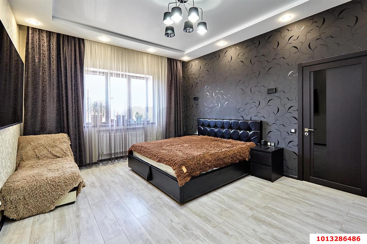 Фото №3: Дом 401 м² + 2.4 сот. - Краснодар, Западный внутригородской округ, мкр. Фестивальный, ул. Рылеева, 179