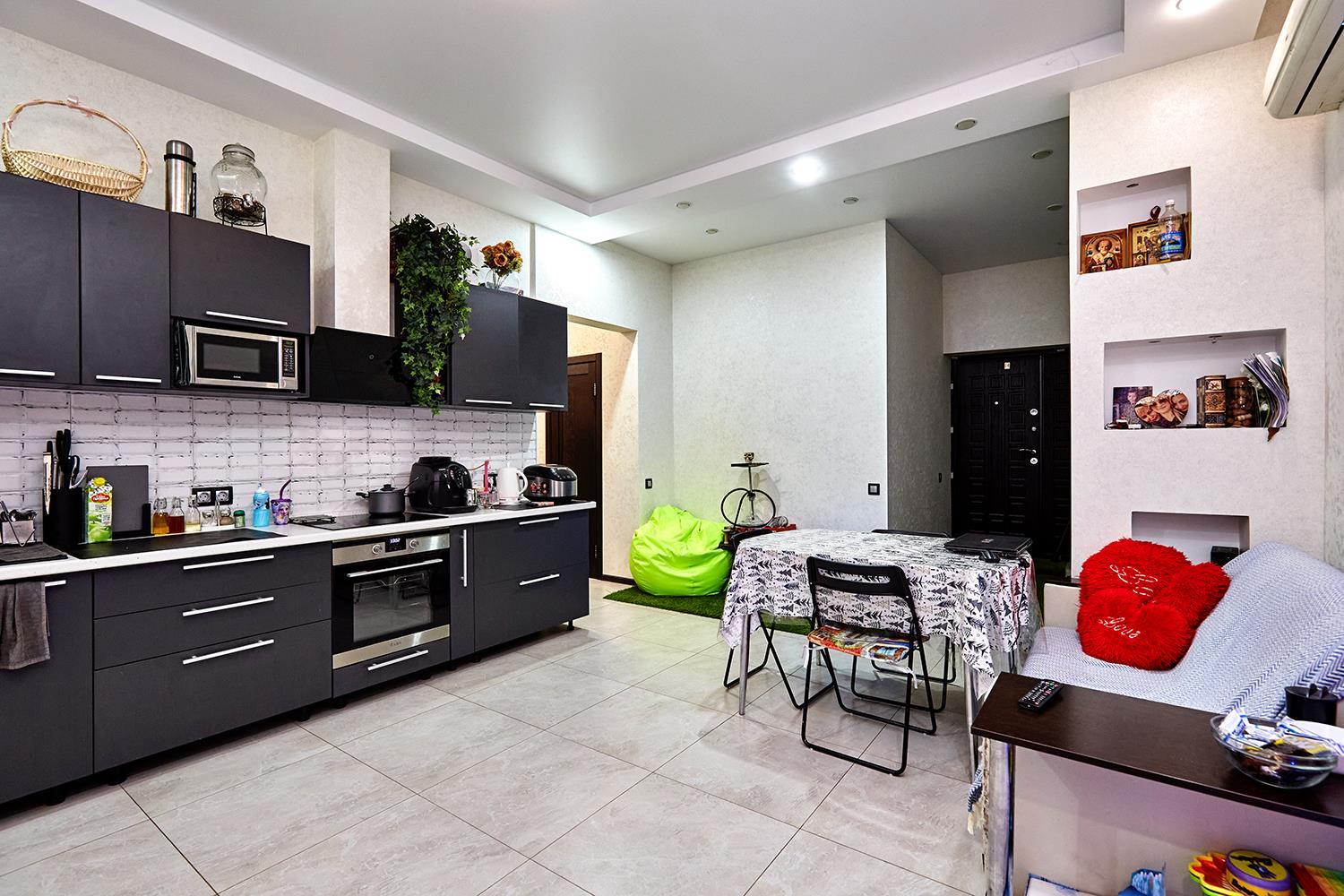 Фото №2: Дом 401 м² + 2.4 сот. - Краснодар, Западный внутригородской округ, мкр. Фестивальный, ул. Рылеева, 179