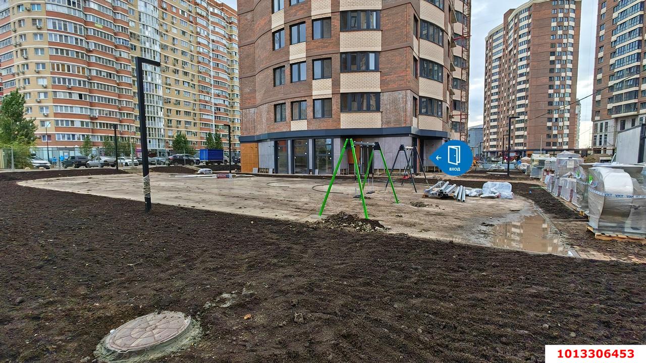 Фото №1: Торговое помещение 161 м² - Краснодар, жилой комплекс Лучший