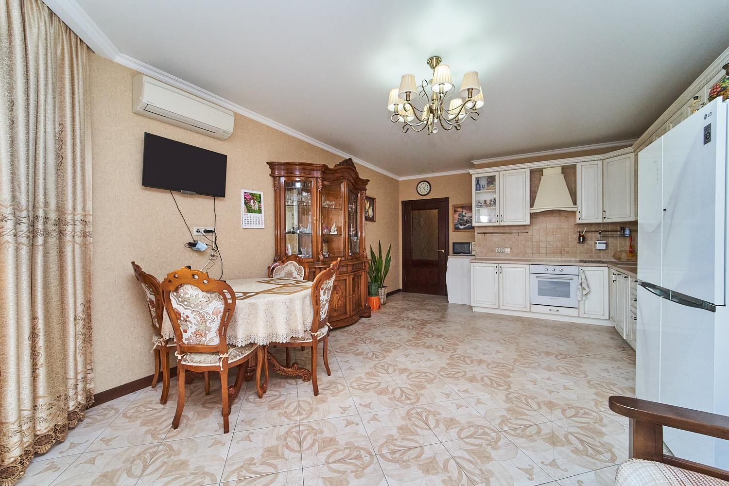 Фото №10: 3-комнатная квартира 102 м² - Краснодар, Центральный внутригородской округ, мкр. Центральный, ул. Ломоносова, 94