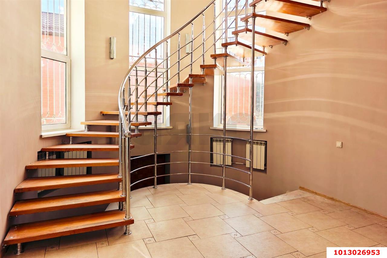 Фото №4: Дом 375 м² + 8 сот. - Краснодар, Прикубанский внутригородской округ, Завод Радиоизмерительных Приборов, мкр. Музыкальный, ул. Дементия Красюка, 3