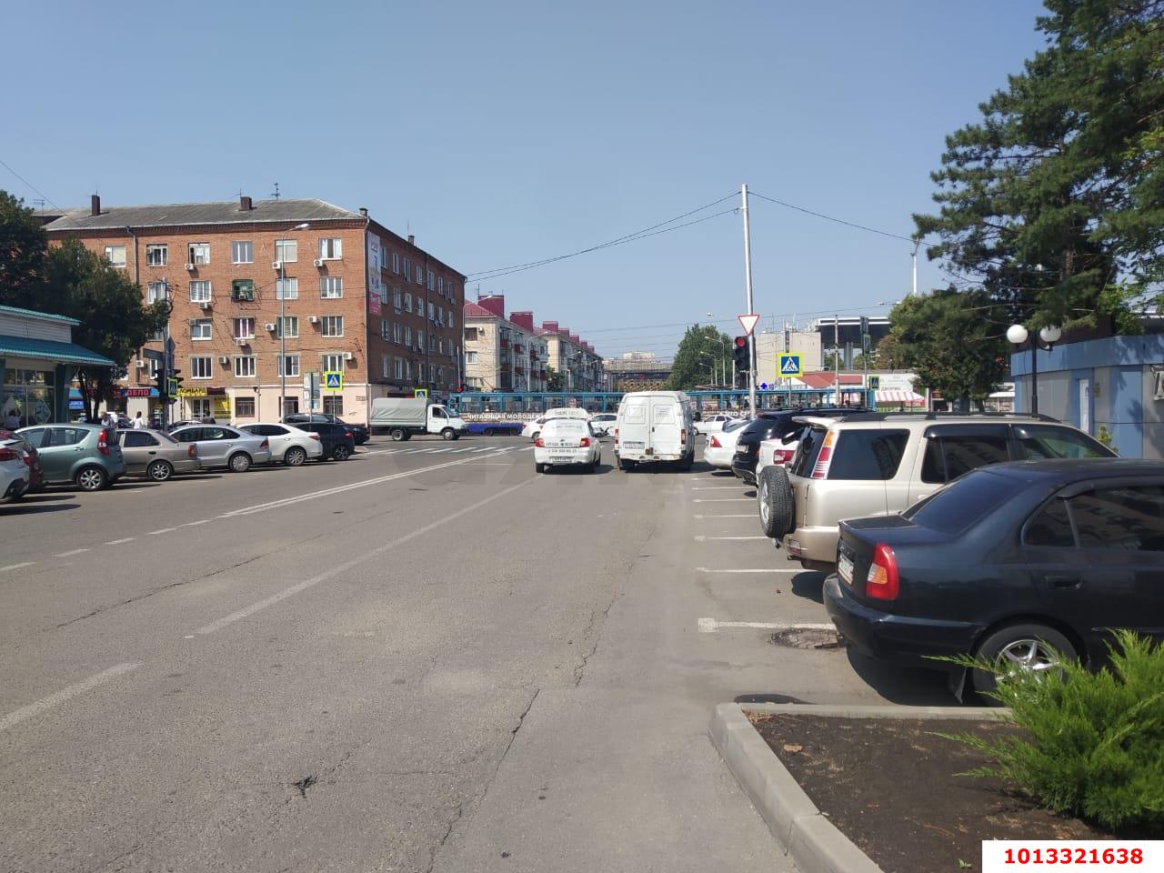 Фото №4: Коммерция 92 м² - Краснодар, Центральный, мкр. Центральный внутригородской округ, ул. Коммунаров, 268