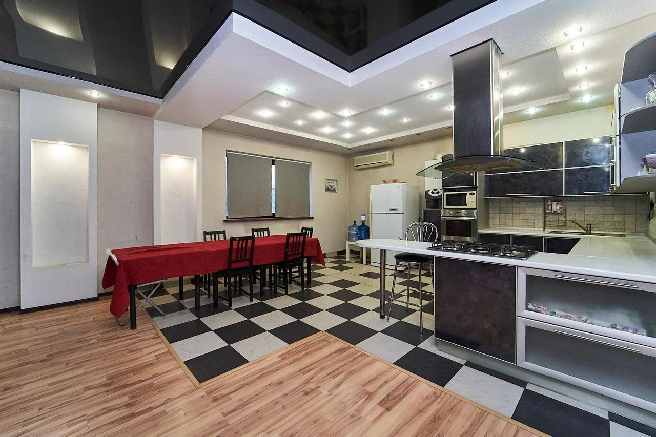 Фото №1: Дом 350 м² + 4.23 сот. - Краснодар, Прикубанский внутригородской округ, Калинино, мкр. Завод Радиоизмерительных Приборов, ул. Тебердинская, 20