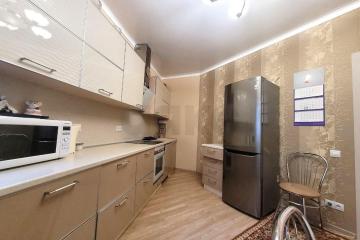 Фото №1: 1-комнатная квартира <span class="whitespace-nowrap">44 м²</span>, <span class="whitespace-nowrap">1/6 эт.</span> - Краснодар, мкр. Музыкальный, ул. Ангарская, 29/1