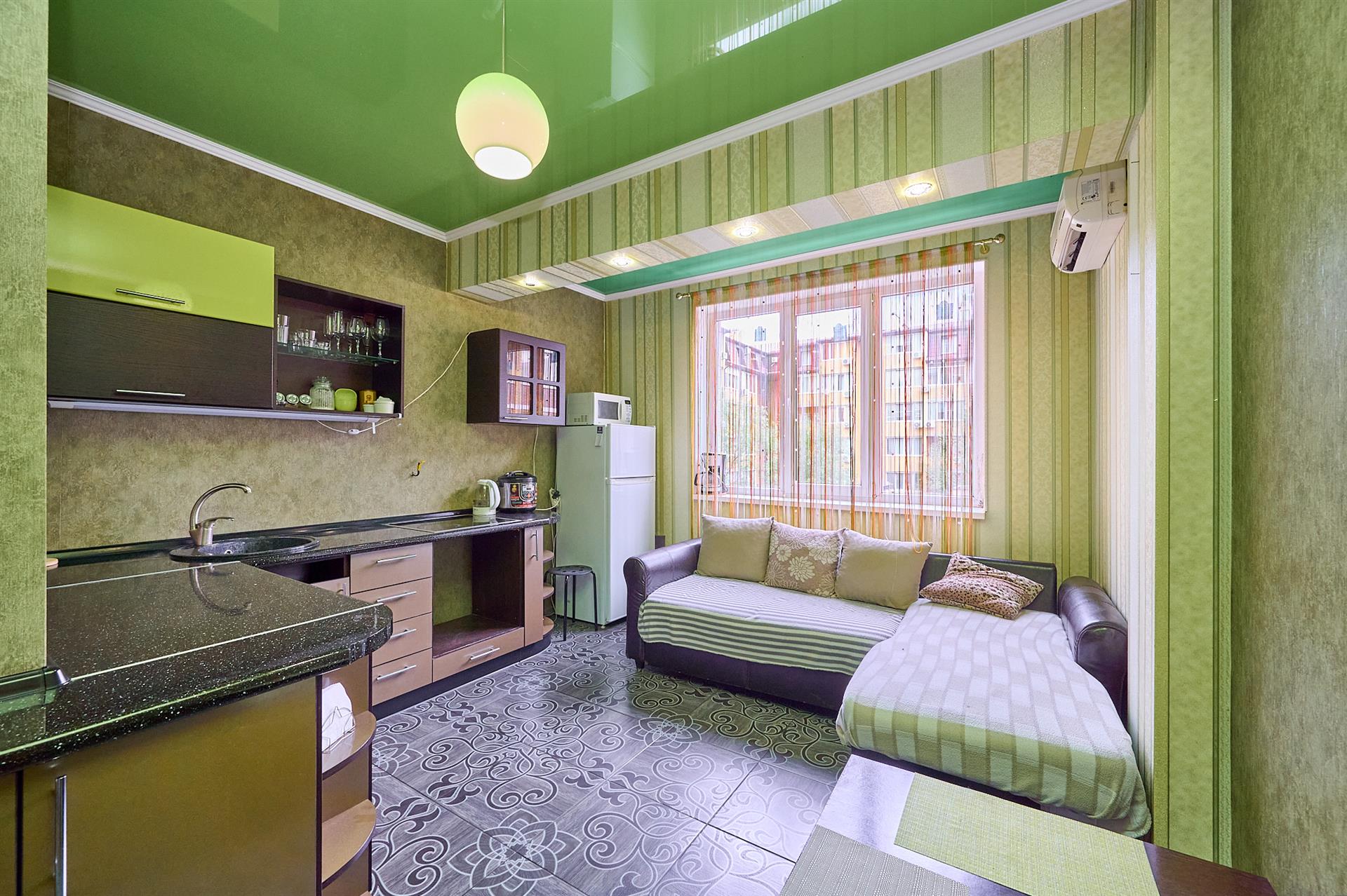 Фото №1: 2-комнатная квартира 65 м² - Краснодар, Прикубанский внутригородской округ, Завод Радиоизмерительных Приборов, мкр. Музыкальный, ул. имени Сергея Есенина, 94