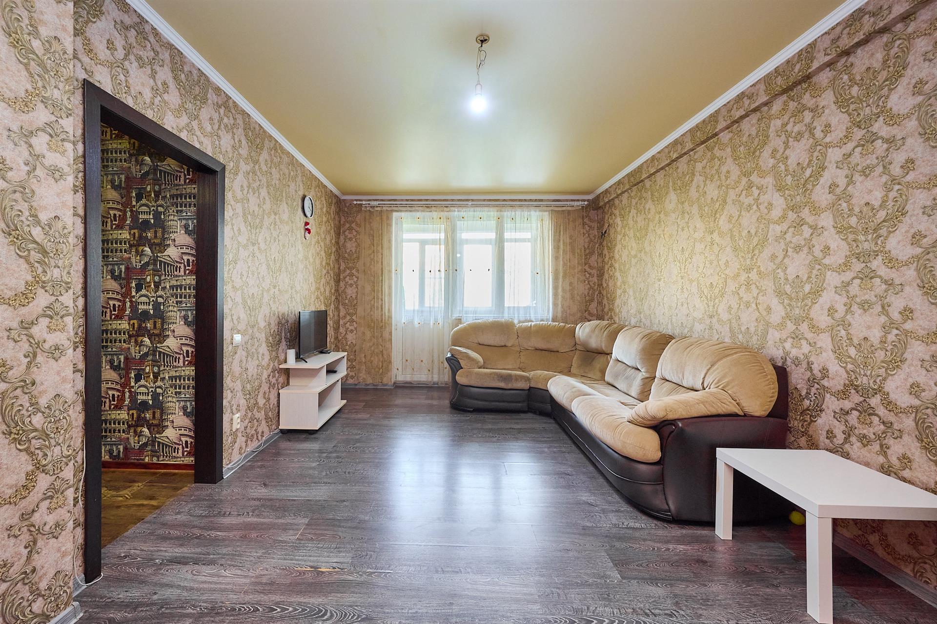 Фото №7: 2-комнатная квартира 65 м² - Краснодар, Прикубанский внутригородской округ, Завод Радиоизмерительных Приборов, мкр. Музыкальный, ул. имени Сергея Есенина, 94