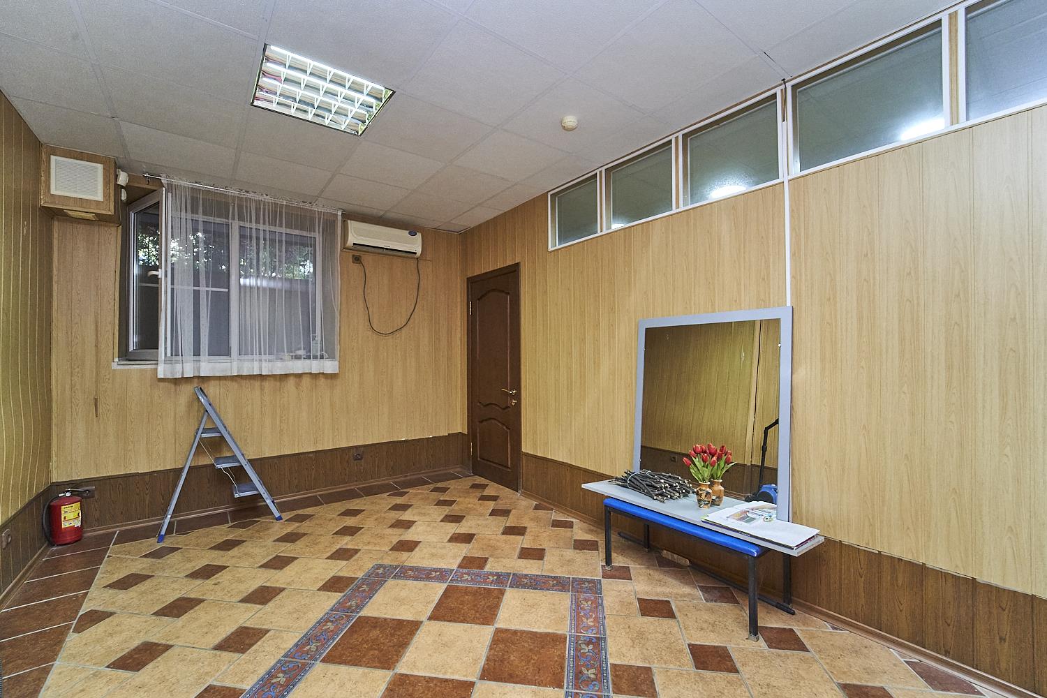 Фото №6: Коммерция 69 м² - Краснодар, Прикубанский внутригородской округ, мкр. Фестивальный, ул. имени Тургенева, 199/2