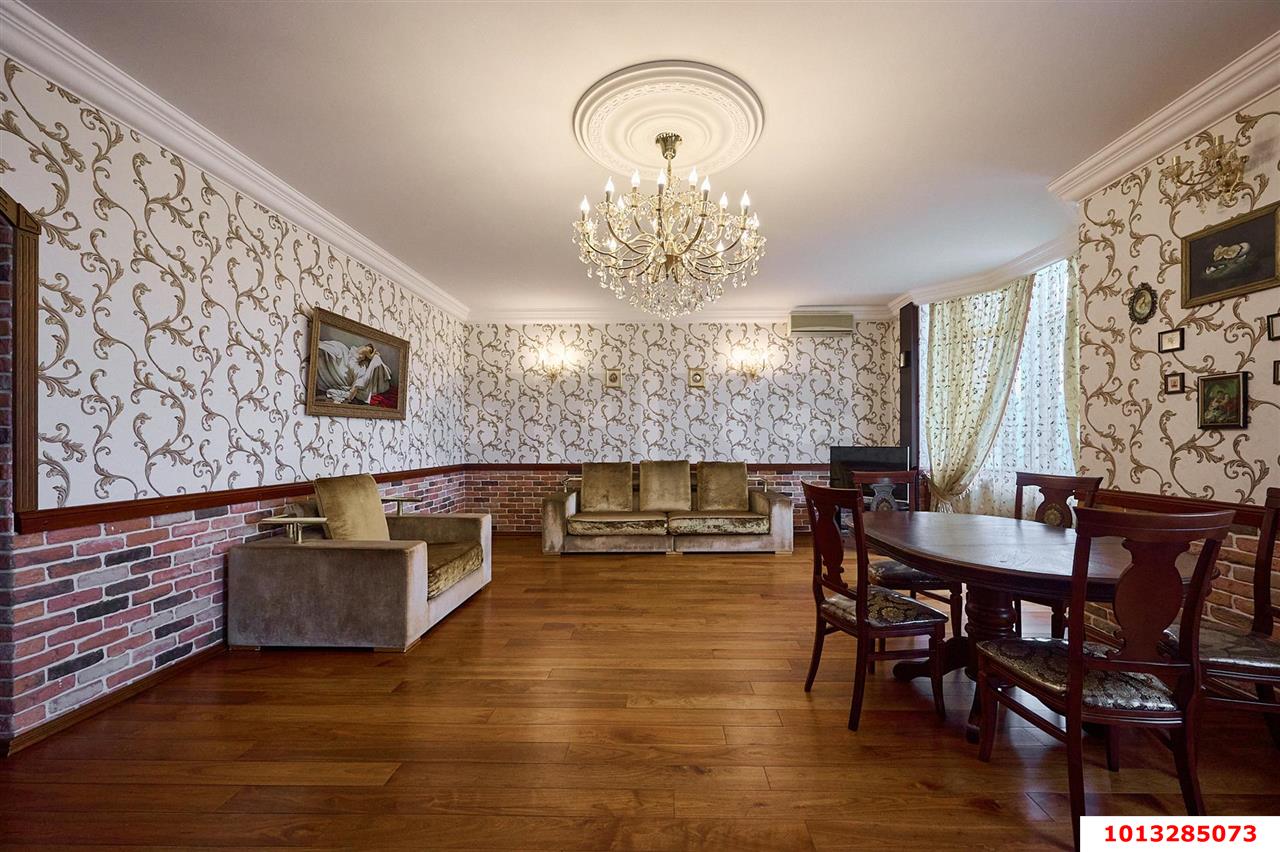 Фото №1: 4-комнатная квартира 154 м² - Краснодар, Центральный внутригородской округ, мкр. Центральный, ул. Володи Головатого, 302