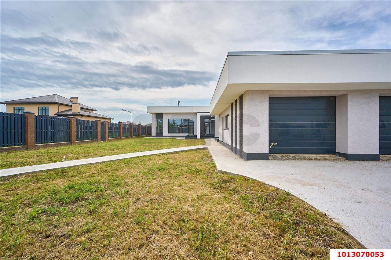 Фото №3: Дом 354 м² + 12.59 сот. - Краснодар, Прикубанский внутригородской округ, п. коттеджный  Близкий, ул. имени Ивана Дударя, 38