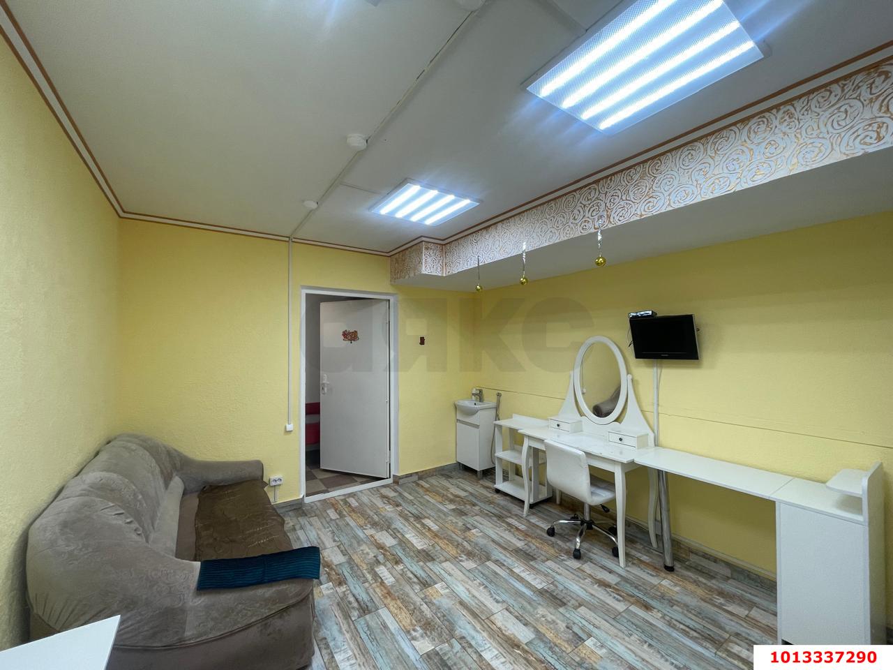 Фото №2: Торговое помещение 15 м² - Краснодар, Молодёжный, ул. Душистая, 43