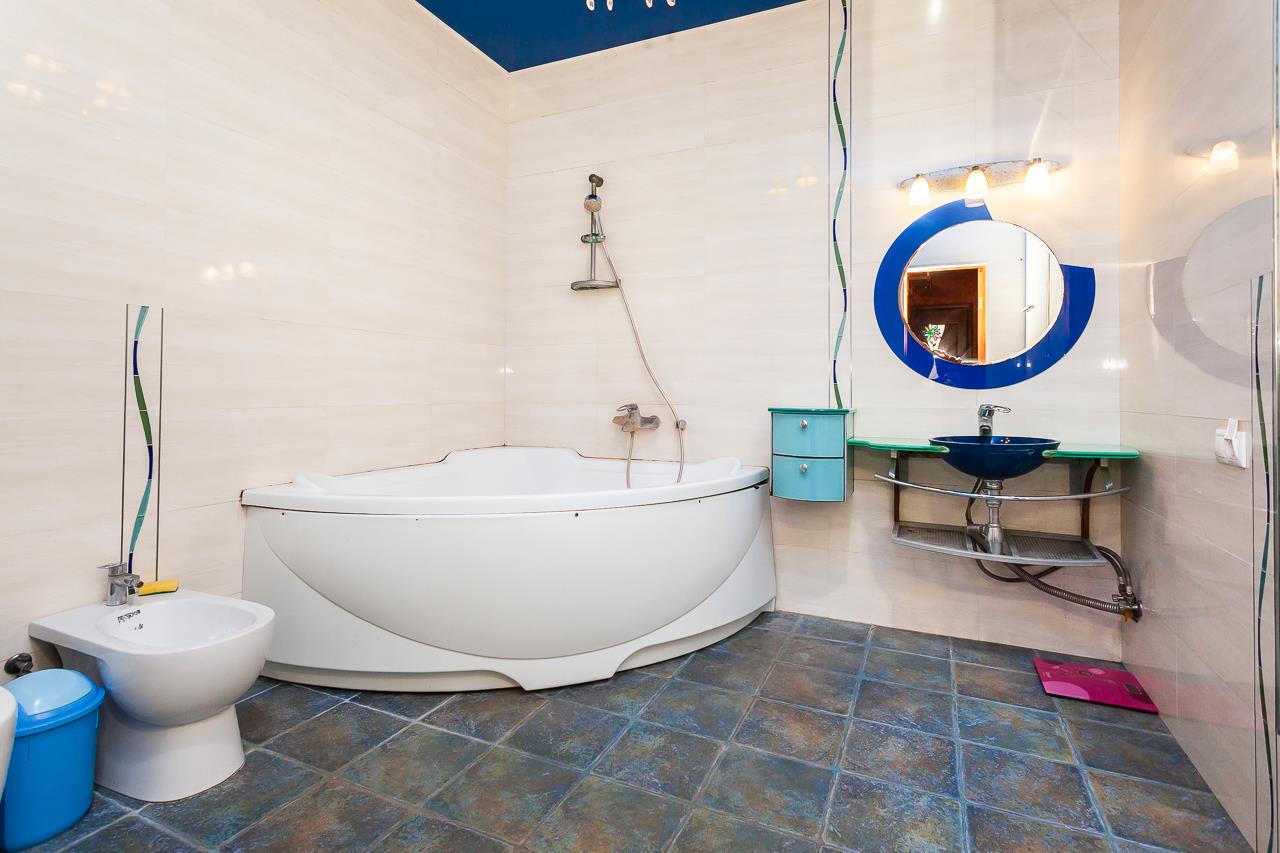 Фото №15: Дом 333 м² + 8 сот. - Краснодар, Прикубанский внутригородской округ, Завод Радиоизмерительных Приборов, п. Калинино, ул. Астраханская, 33