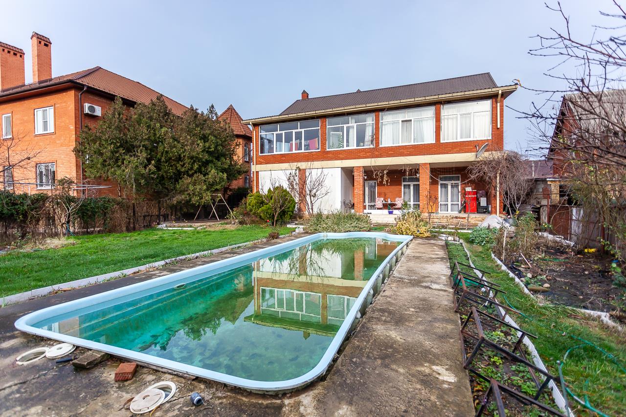 Фото №1: Дом 333 м² + 8 сот. - Краснодар, Прикубанский внутригородской округ, Завод Радиоизмерительных Приборов, п. Калинино, ул. Астраханская, 33