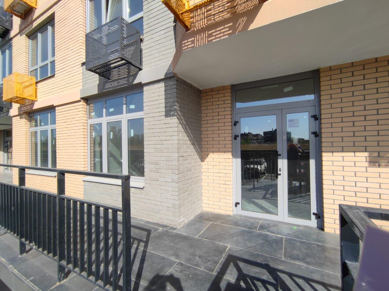 Фото №4: Коммерция 45 м² - Краснодар, Карасунский внутригородской округ, мкр. жилой комплекс Сказка Град, ул. имени В.Н. Мачуги, 166Ак1