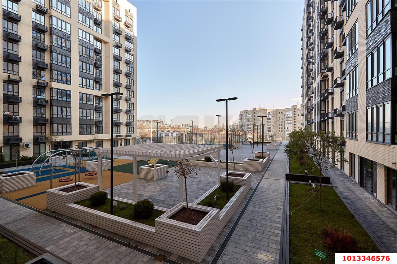 Фото №1: 2-комнатная квартира 93 м² - Краснодар, Центральный внутригородской округ, Центральный, жилой комплекс Арбат, мкр. Западный внутригородской округ, ул. имени П.М. Гаврилова, 88