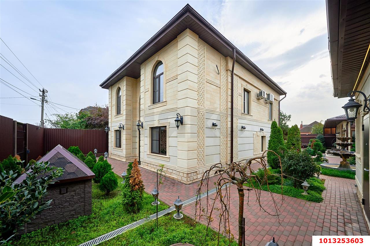 Фото №1: Дом 267 м² + 6.3 сот. - Яблоновский, ул. Пищевиков