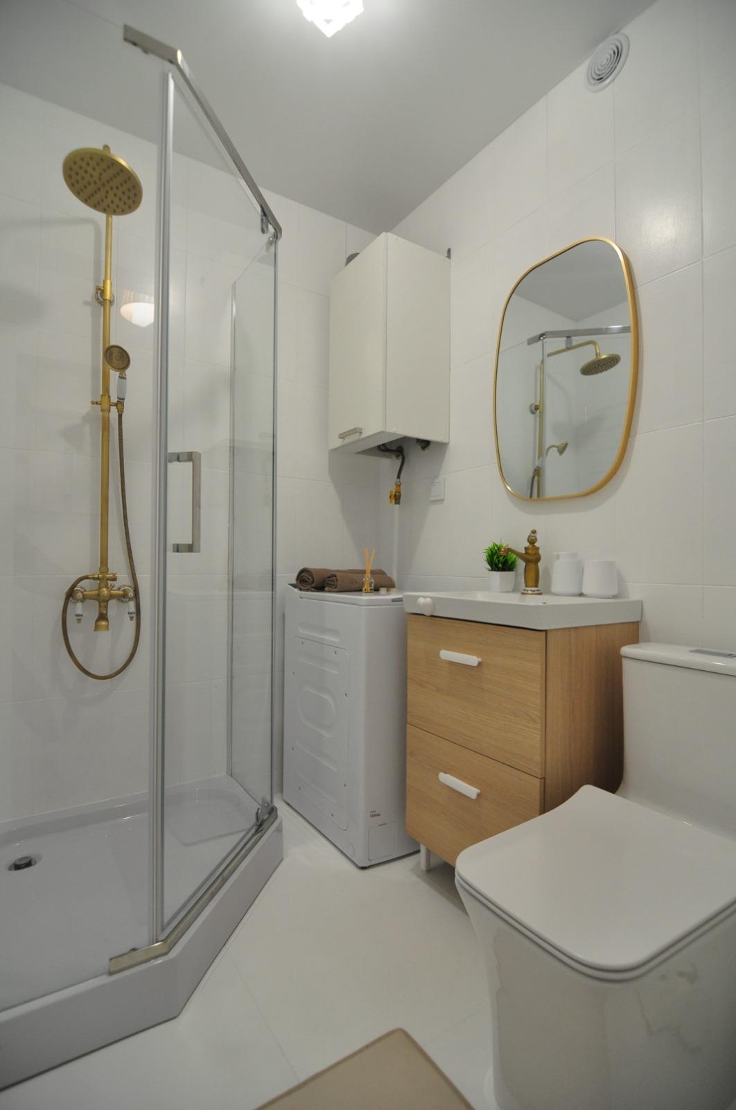 Фото №2: 2-комнатная квартира 47 м² - Краснодар, Центральный внутригородской округ, Покровка, мкр. Центральный, ул. Щорса, 47