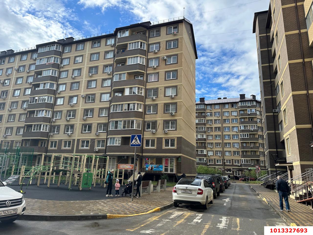 Фото №2: Торговое помещение 54 м² - Краснодар, жилой комплекс Дыхание, ул. Лётчика Позднякова, 2