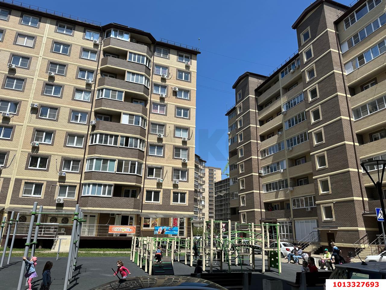 Фото №1: Торговое помещение 54 м² - Краснодар, жилой комплекс Дыхание, ул. Лётчика Позднякова, 2