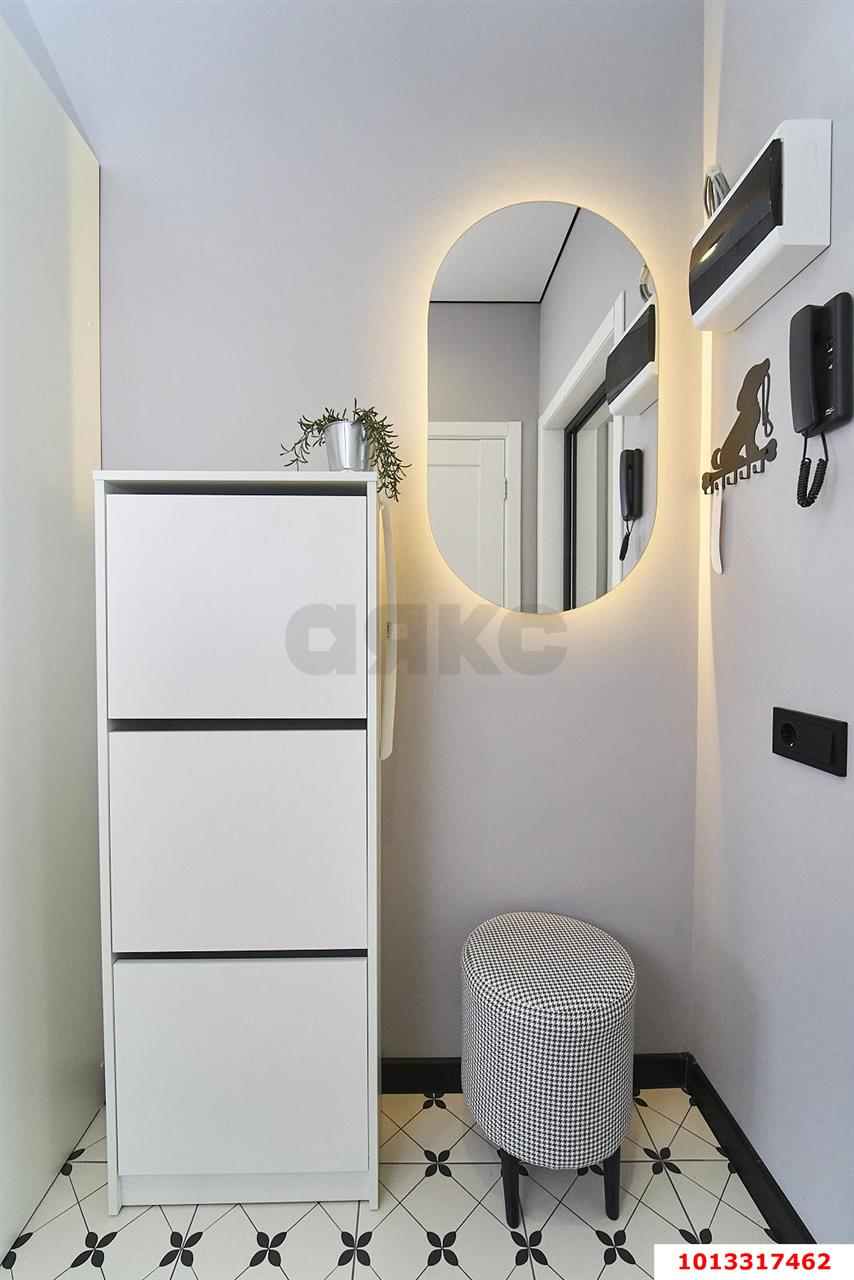 Фото №4: 1-комнатная квартира <span class="whitespace-nowrap">32 м²</span>, <span class="whitespace-nowrap">10/11 эт.</span> - Краснодар, Прикубанский внутригородской округ, мкр. Музыкальный, ул. имени Сергея Есенина, 127/2