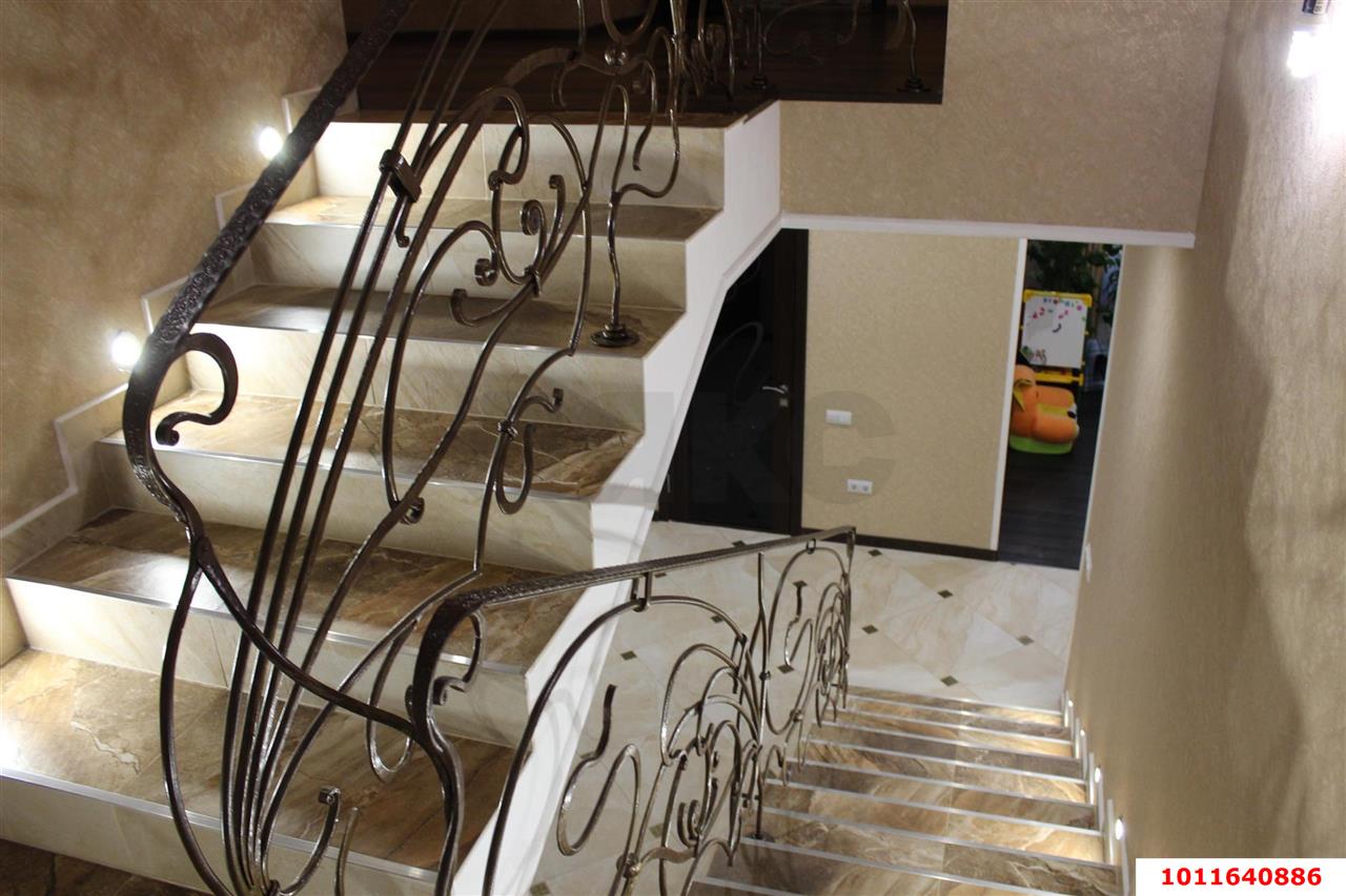 Фото №8: Дом 240 м² + 6.7 сот. - Краснодар, Сады Калинина, ул. Средняя, 61