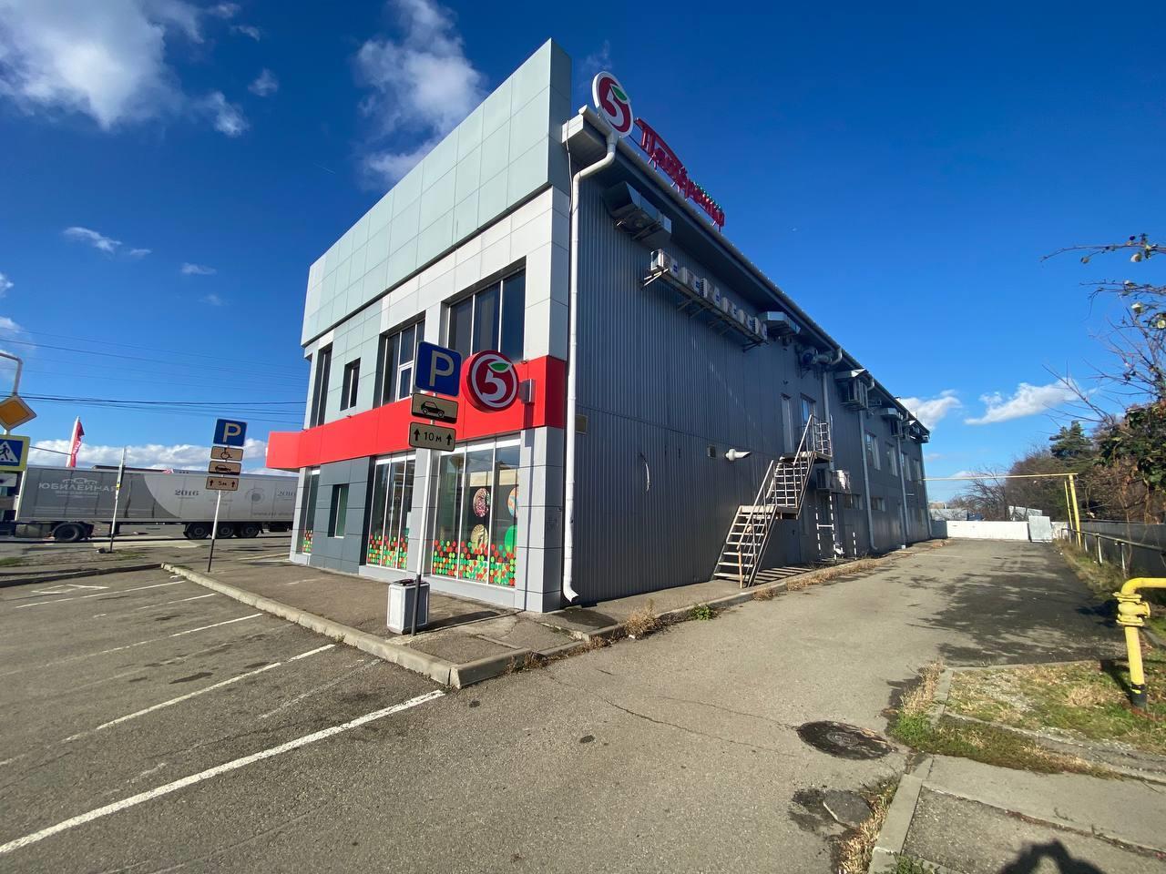 Фото №7: Коммерция 1104 м² - Майкоп, ул. Кубанская, 300