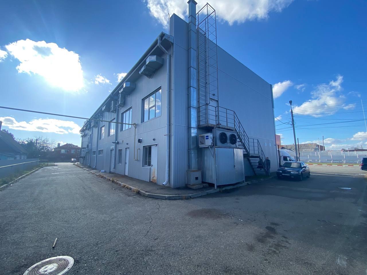 Фото №9: Коммерция 1104 м² - Майкоп, ул. Кубанская, 300