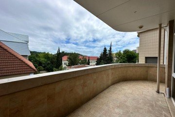 Фото №1: 4-комнатная квартира 124 м² - Ольгинка, ул. Приморская, 49