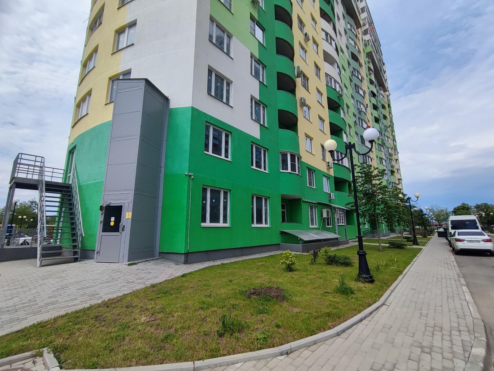 Фото №1: Коммерция 70 м² - Краснодар, Карасунский внутригородской округ, мкр. жилой комплекс Фреш, ул. имени Валерия Гассия, 4/7к1