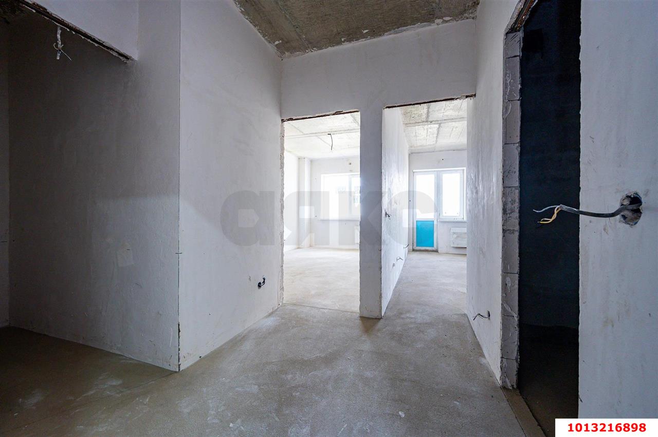 Фото №2: 1-комнатная квартира 46 м² - Краснодар, Прикубанский внутригородской округ, Завод Радиоизмерительных Приборов, имени Петра Метальникова, мкр. Музыкальный, ул. имени Сергея Есенина, 110/1