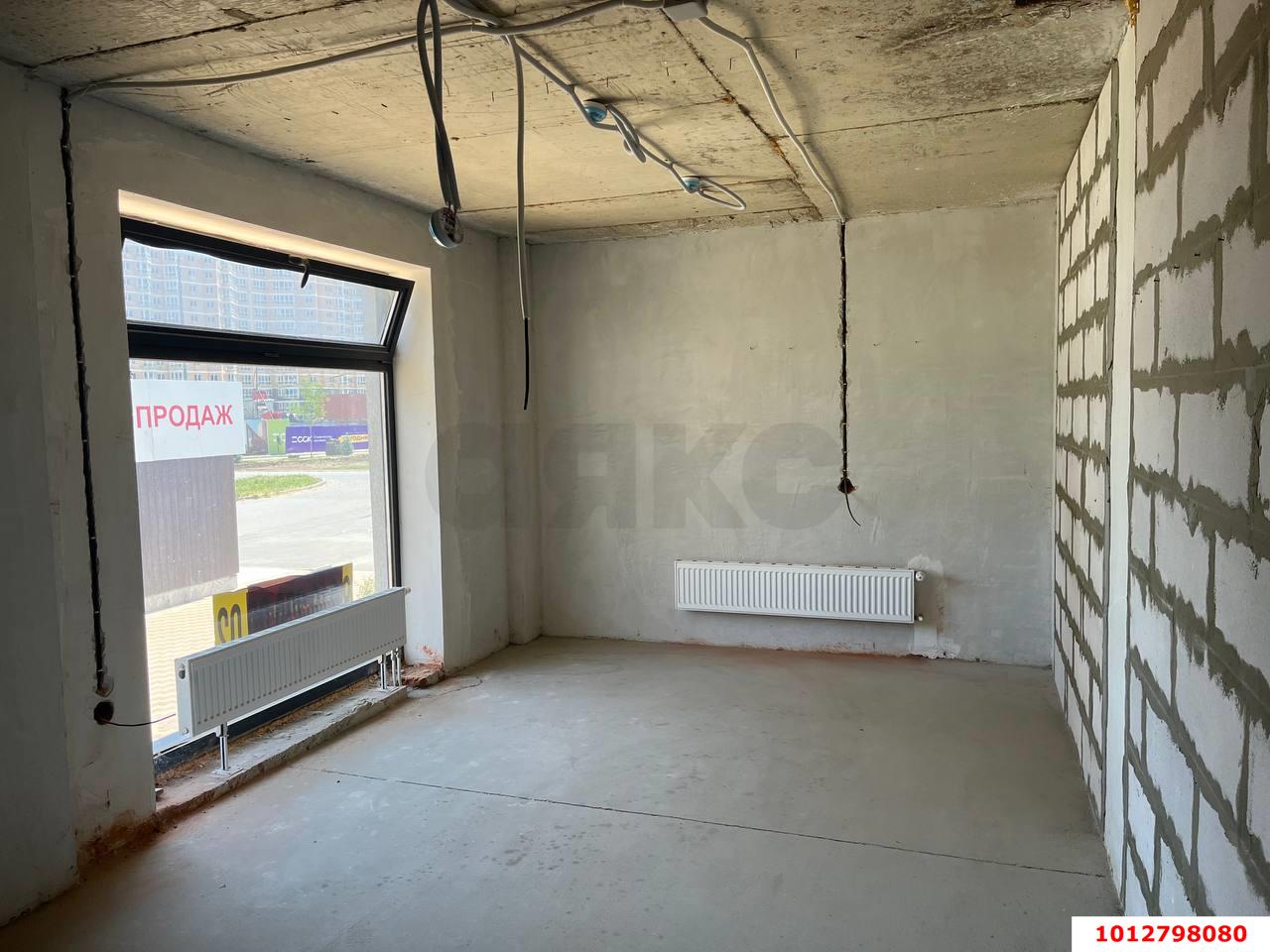 Фото №3: Торговое помещение 240 м² - Краснодар, жилой комплекс Лиговский, ул. Героя Хабибуллина, 4