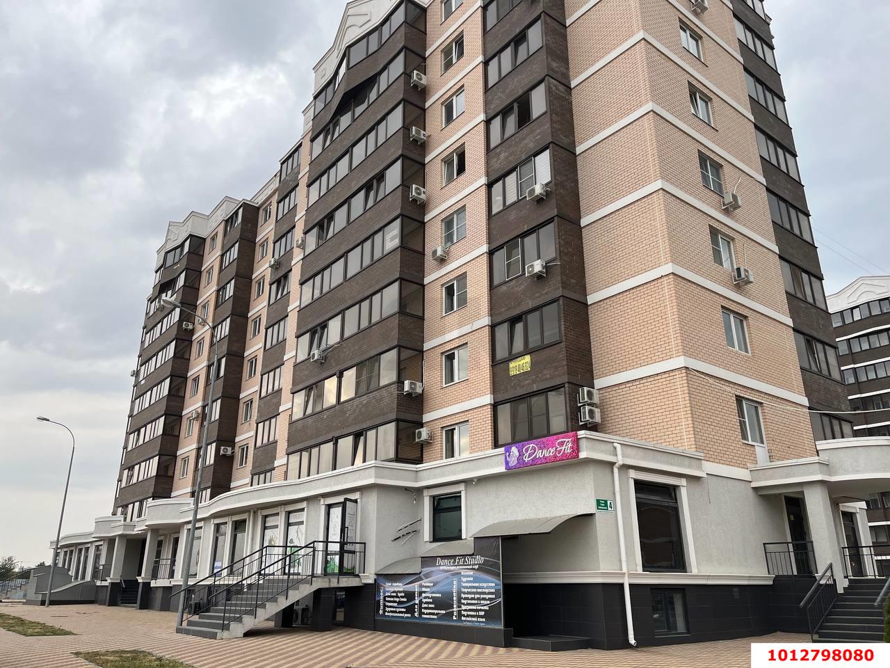 Фото №1: Торговое помещение 240 м² - Краснодар, жилой комплекс Лиговский, ул. Героя Хабибуллина, 4