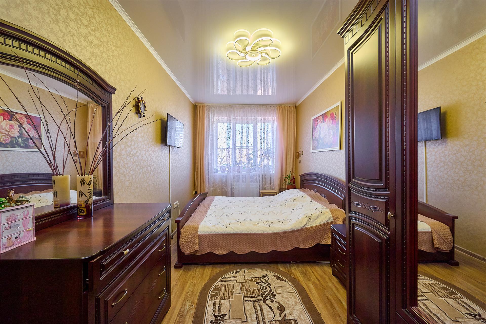 Фото №1: 2-комнатная квартира 46 м² - Краснодар, Прикубанский внутригородской округ, Завод Радиоизмерительных Приборов, мкр. Музыкальный, ул. имени Сергея Есенина, 108/2