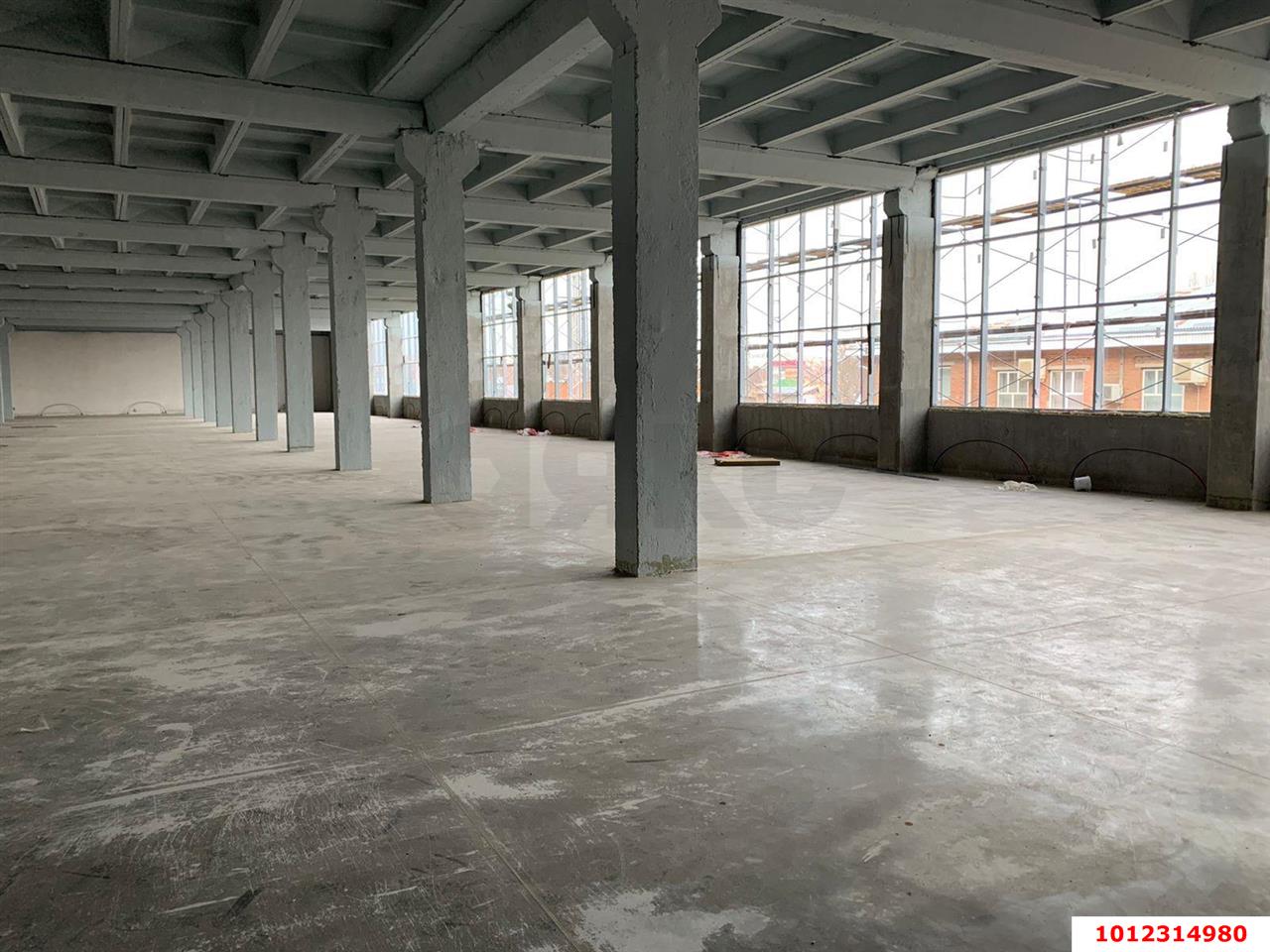 Фото №2: Офисное помещение 9000 м² - Краснодар, Центральный, ул. Красная, 176/1