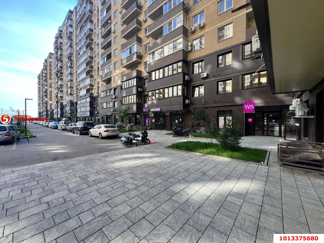 Фото №1: Торговое помещение 46 м² - Краснодар, Прикубанский внутригородской округ, мкр. жилой комплекс Ракурс, ул. имени Героя Ростовского, 8к7
