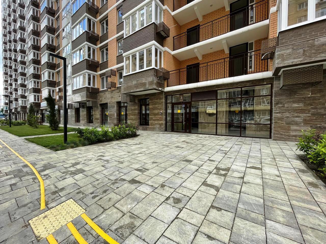 Фото №2: 2-комнатная квартира 78 м² - Краснодар, Московский, Прикубанский внутригородской округ, Завод Радиоизмерительных Приборов, мкр. Музыкальный, ул. Московская, 112