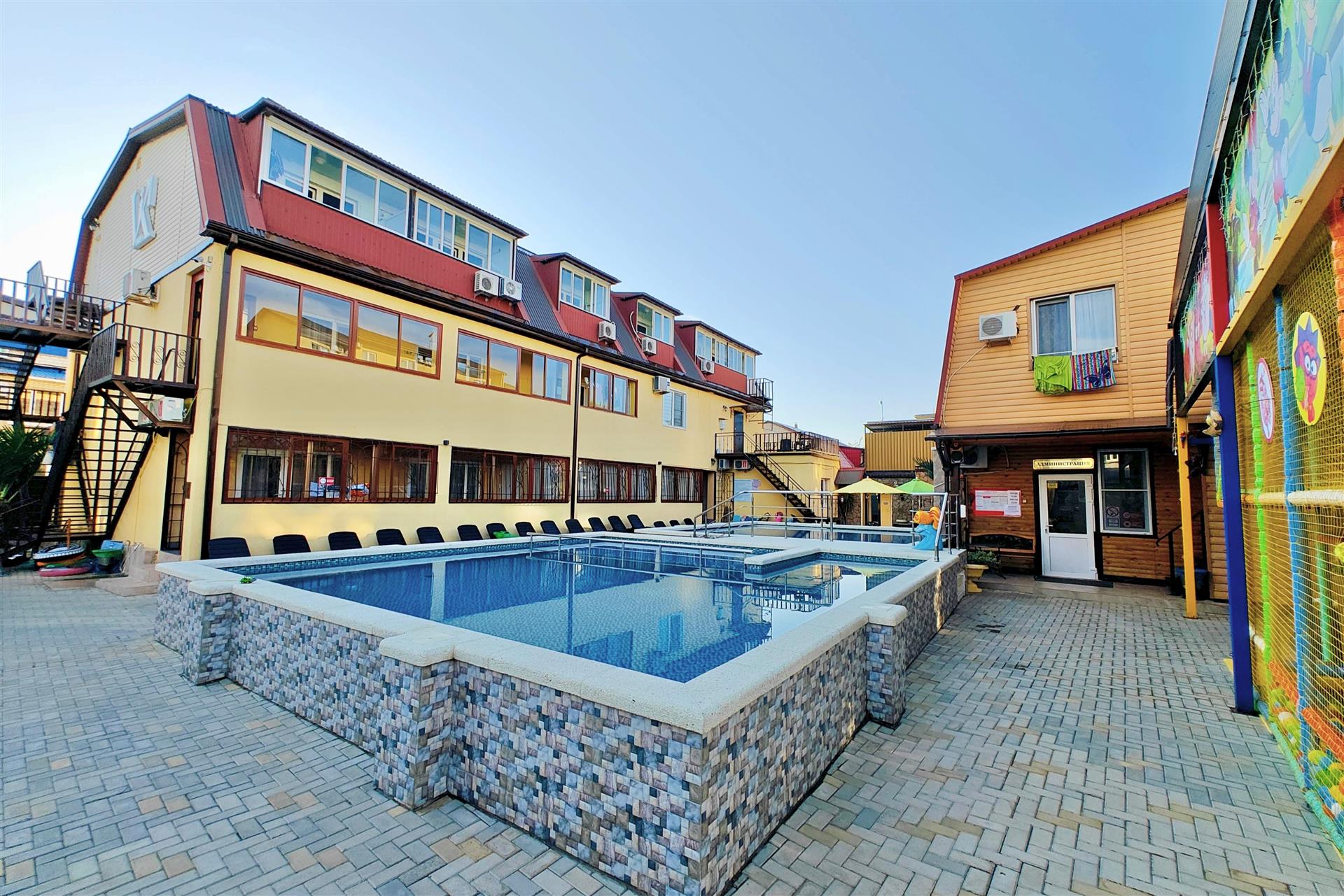 Фото №1: Коммерция 3000 м² - Анапа, ул. Морская, 20