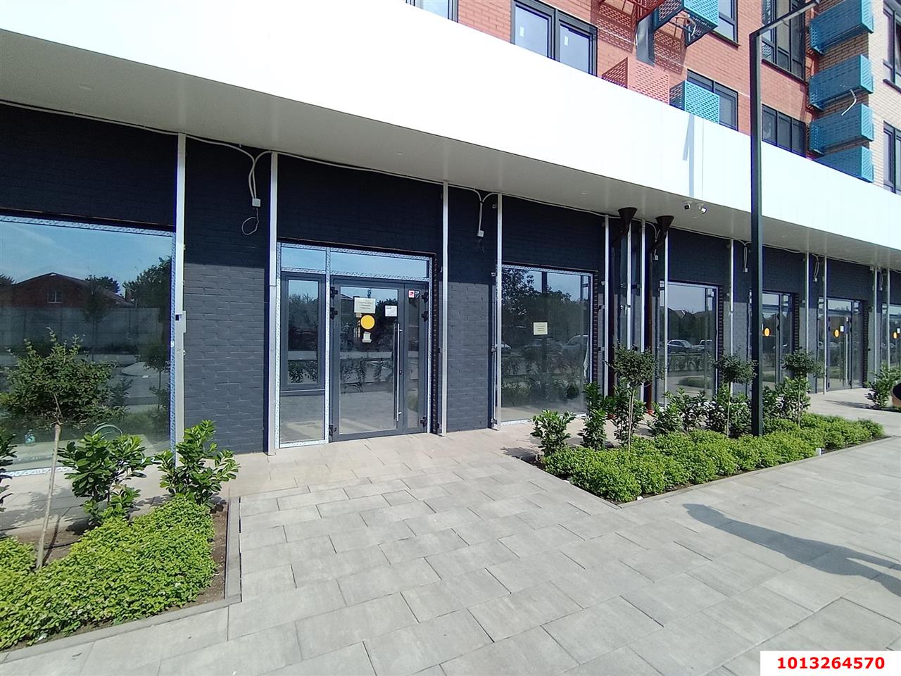 Фото №1: Торговое помещение 75 м² - Знаменский, Родные Просторы, ул. Природная, 10Бк1