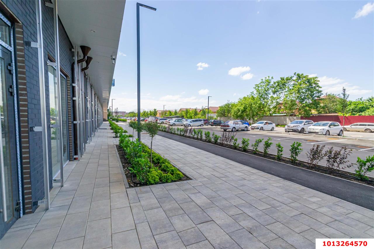 Фото №3: Торговое помещение 75 м² - Знаменский, Родные Просторы, ул. Природная, 10Бк1