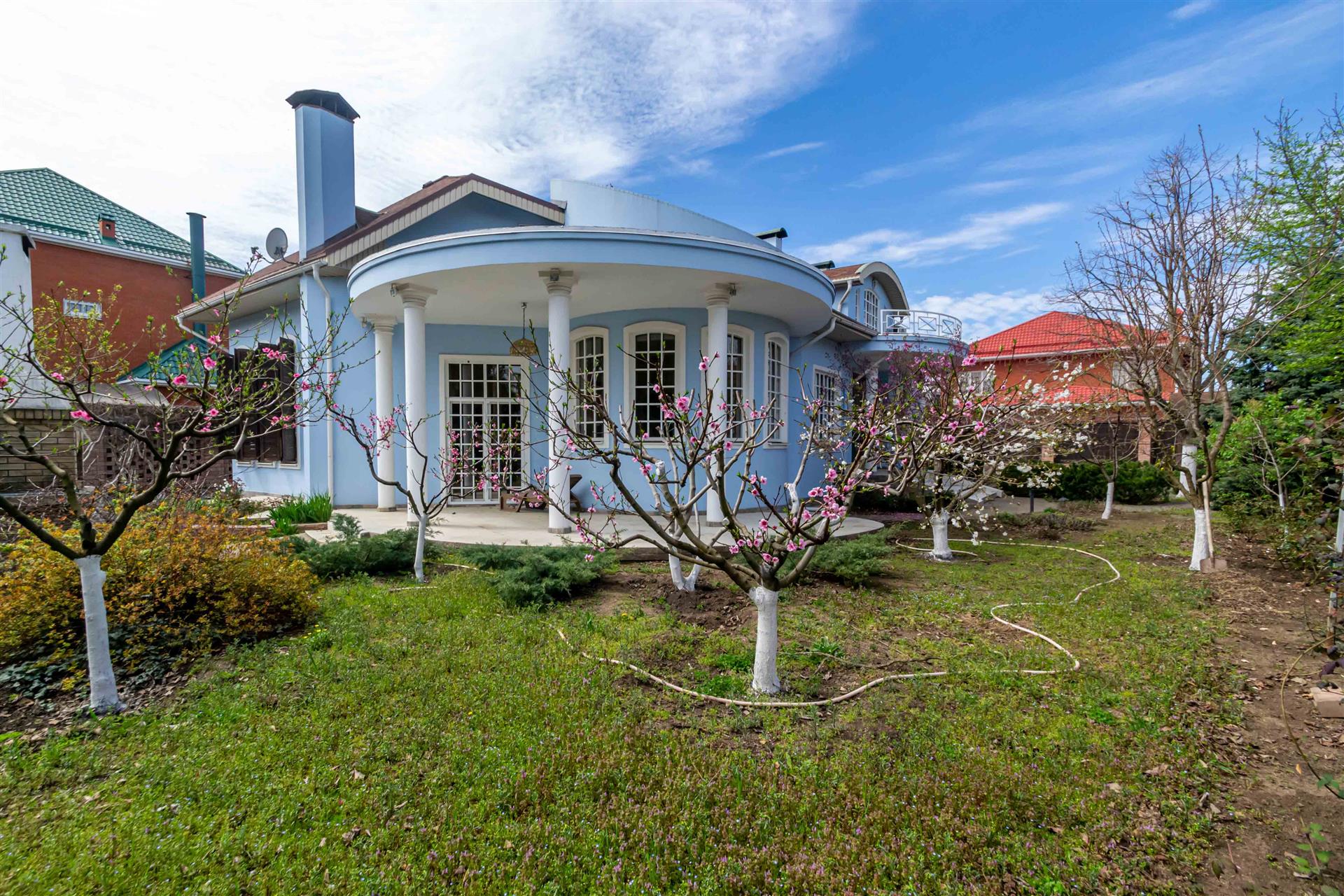 Фото №1: Дом 341 м² + 12 сот. - Краснодар, ул. Ореховая, 415