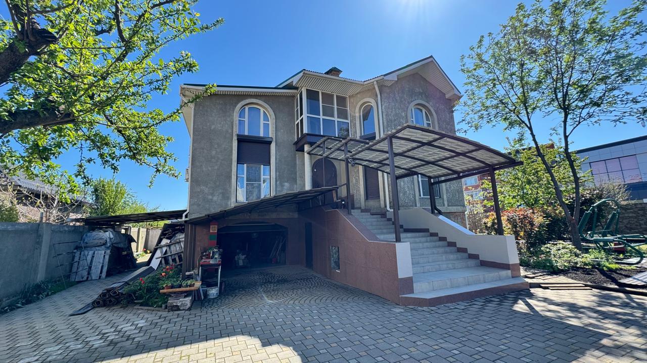 Фото №1: Дом 356 м² + 10 сот. - Краснодар, ул. Агрохимическая, 64