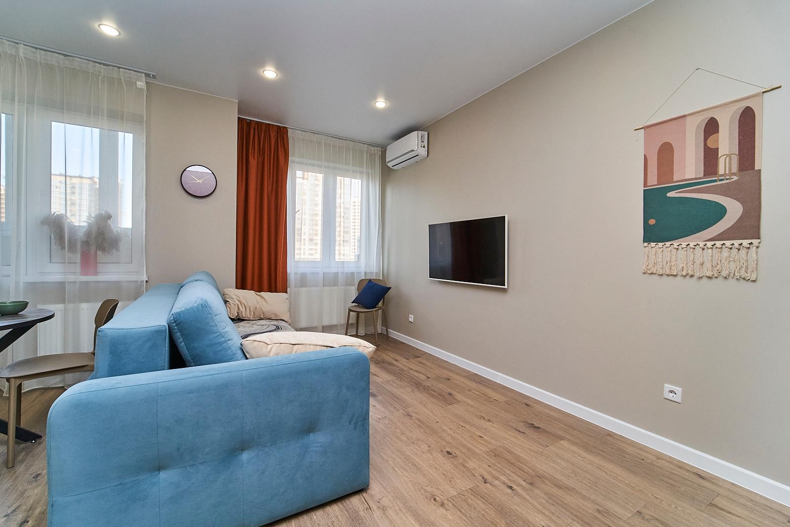 Фото №2: 2-комнатная квартира 47 м² - Краснодар, Прикубанский внутригородской округ, мкр. ЖК Красная Площадь, ул. им. Мурата Ахеджака, 12к1