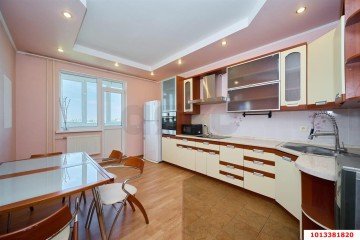 Фото №2: 2-комнатная квартира 84 м² - Краснодар, мкр. Черёмушки, ул. Селезнёва, 80/1