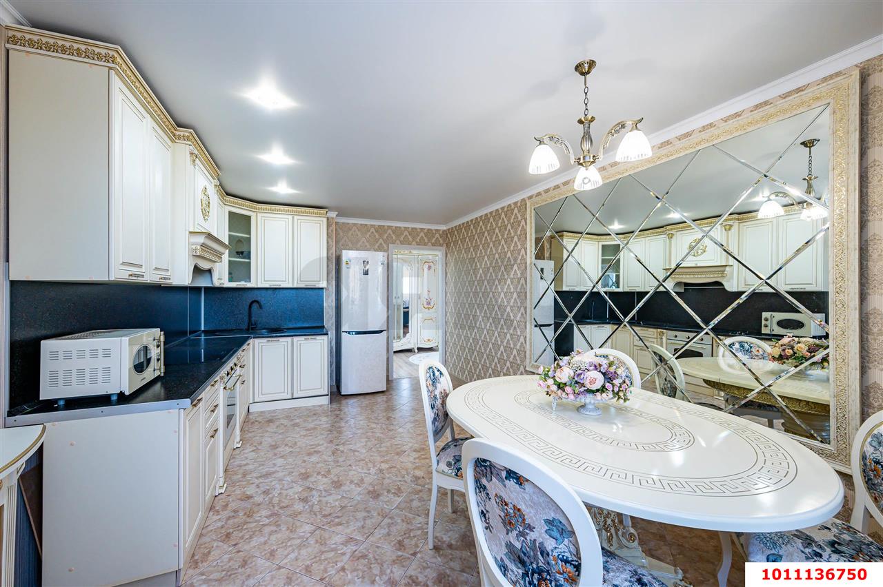 Фото №1: 3-комнатная квартира 107 м² - Краснодар, Прикубанский внутригородской округ, мкр. Микрохирургии глаза, ул. Красных Партизан, 4/4