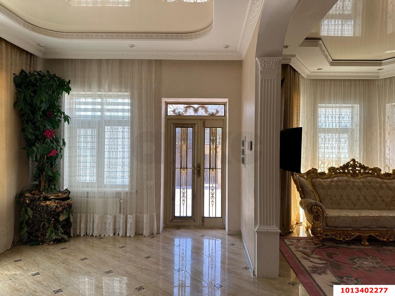 Фото №1: Дом 259 м² + 3 сот. - Краснодар, Сельскохозяйственный Институт, мкр. Западный внутригородской округ, ул. Урицкого, 78