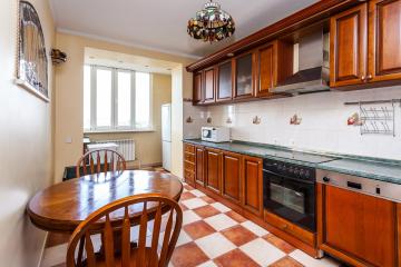 Фото №1: 4-комнатная квартира 98 м² - Краснодар, мкр. Центральный, ул. Гимназическая, 71