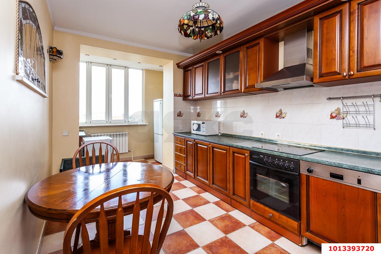 Фото №1: 4-комнатная квартира 119 м² - Краснодар, Центральный внутригородской округ, мкр. Центральный, ул. Гимназическая, 71