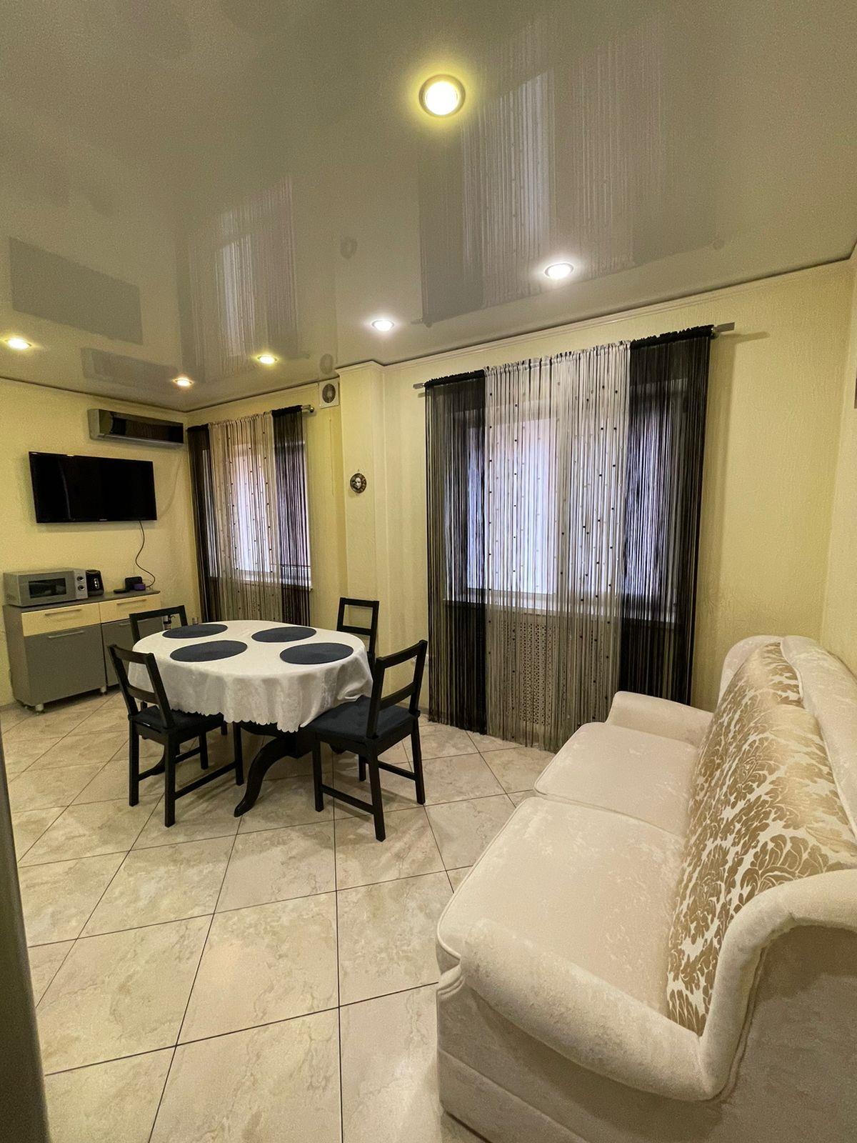 Фото №8: 2-комнатная квартира 63 м² - Краснодар, Прикубанский внутригородской округ, Завод Радиоизмерительных Приборов, п. Калинино, ул. Яснополянская, 17