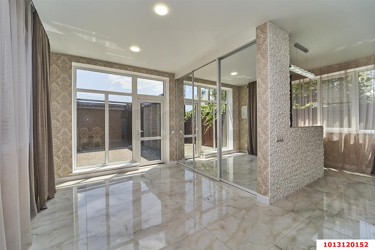 Фото №2: Дом 197 м² + 3.19 сот. - Краснодар, Сельскохозяйственный Институт, мкр. Западный внутригородской округ, ул. Киевская, 7