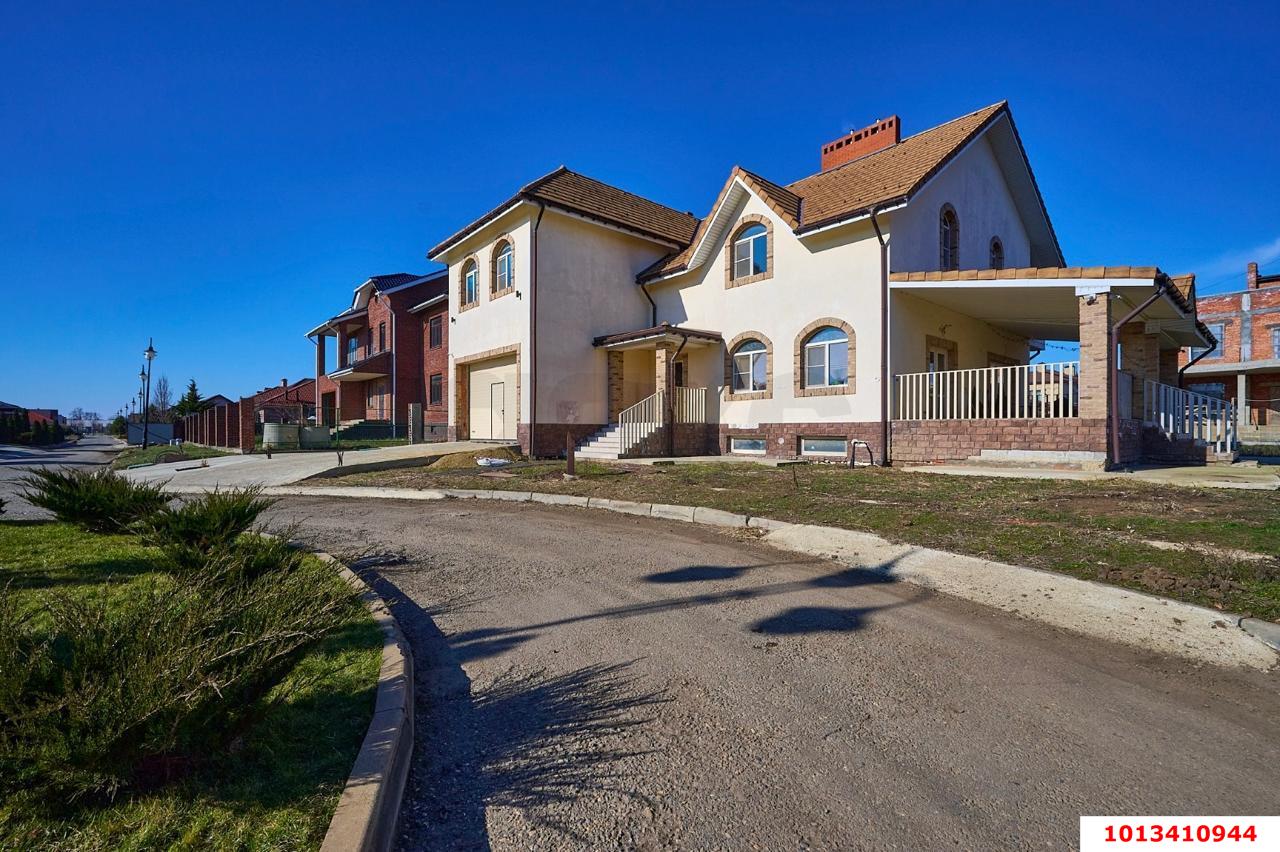 Фото №1: Дом 557 м² + 13.68 сот. - Краснодар, Прикубанский внутригородской округ, мкр. Немецкая Деревня, ул. Саксонская, 4